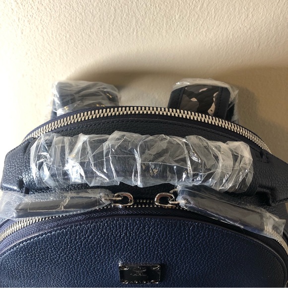 MCM NWT Navy Leather Floral Print Backpack w/Dust Bag - Picture 16 of 16